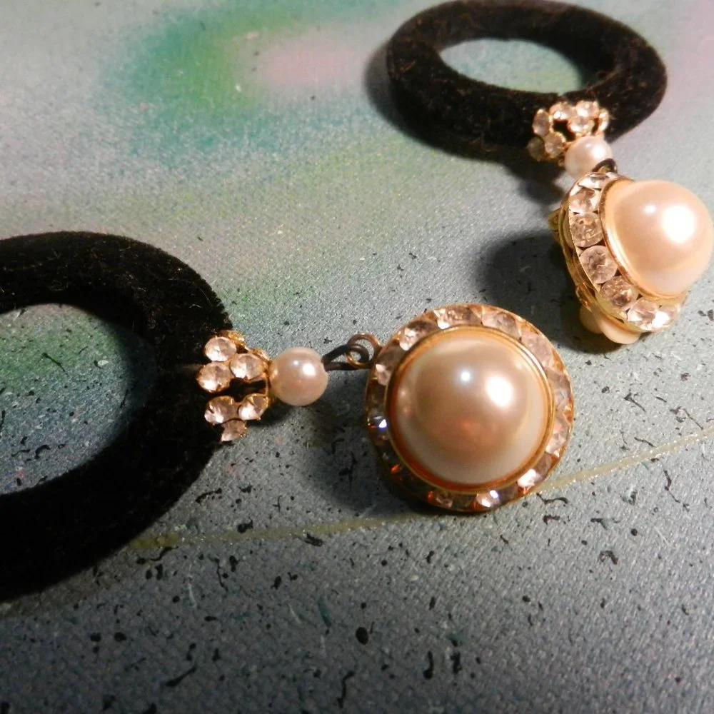 VTG Contempo hoop clip earrings black velvet pearlcore drop and dangle sparklers